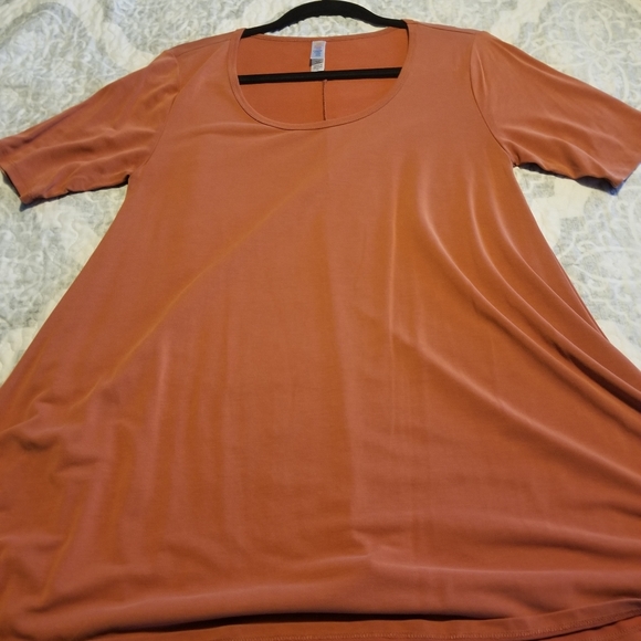 Lularoe Perfect T - Picture 1 of 4
